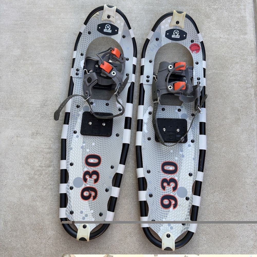 Yukon Charlies 930 Hike Series Snow Shoes 9" x 30" Blue Fast Fit Binding